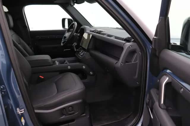 Land Rover Defender (2026) thumbnail 5