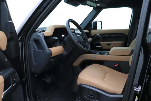 Land Rover Defender (2026) thumbnail 3