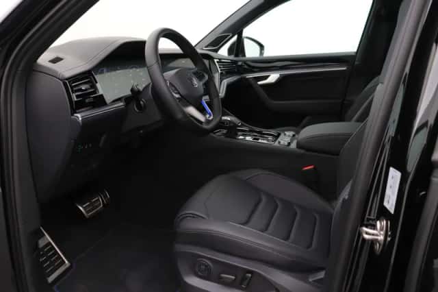 Volkswagen Touareg (2026) thumbnail 3