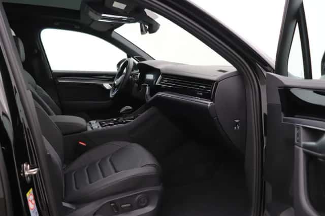 Volkswagen Touareg (2026) thumbnail 5