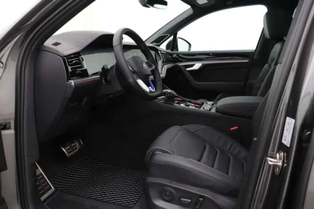 Volkswagen Touareg (2026) thumbnail 3