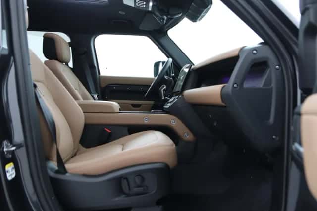 Land Rover Defender (2026) thumbnail 5