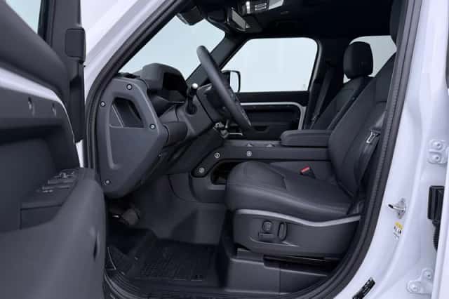 Land Rover Defender (2026) thumbnail 3