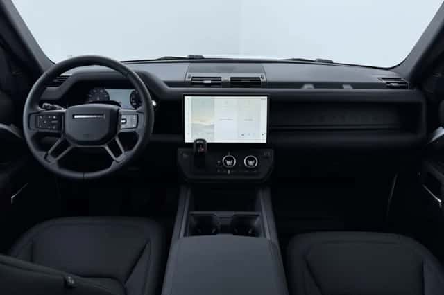 Land Rover Defender (2026) thumbnail 4