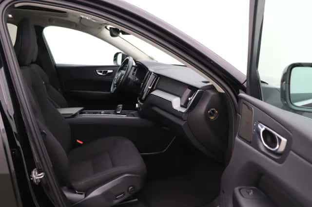 Volvo XC60 (2020) thumbnail 5