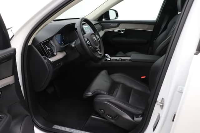 Volvo XC90 (2025) thumbnail 3