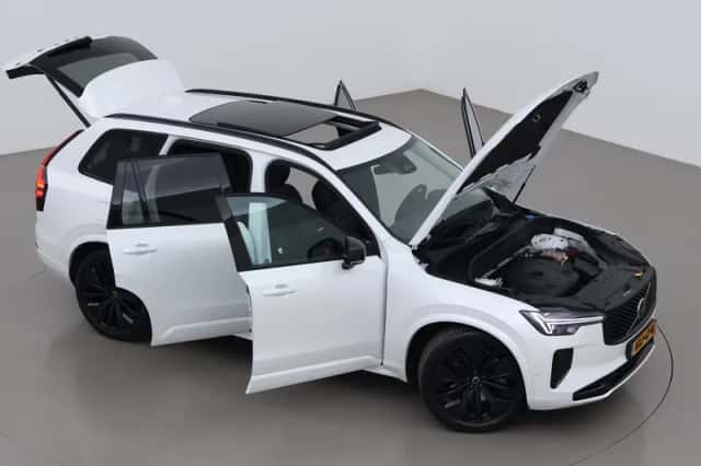 Volvo XC90 (2025) thumbnail 6