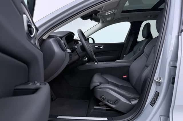 Volvo XC60 (2025) thumbnail 3