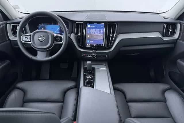 Volvo XC60 (2025) thumbnail 4