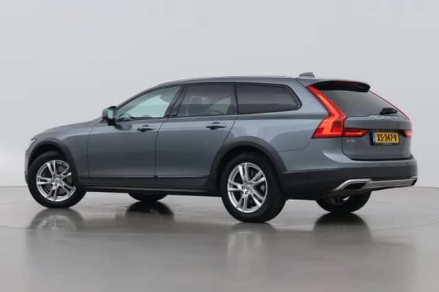 Volvo V90 (2018) thumbnail 2