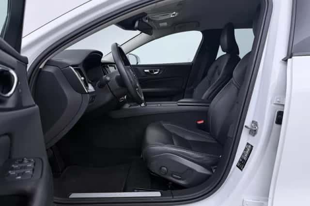 Volvo V60 (2021) thumbnail 3