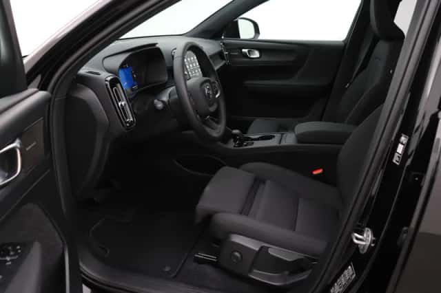 Volvo EX40 (2026) thumbnail 3