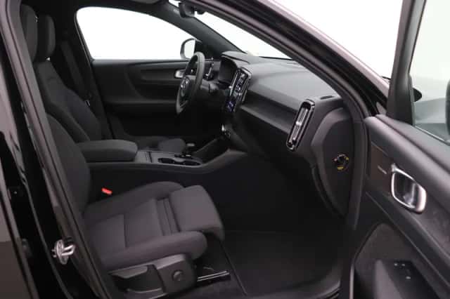Volvo EX40 (2026) thumbnail 5