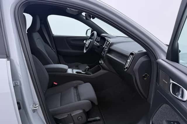 Volvo EX40 (2026) thumbnail 5