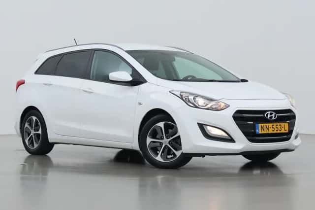 Hyundai i30 (2016) thumbnail 1