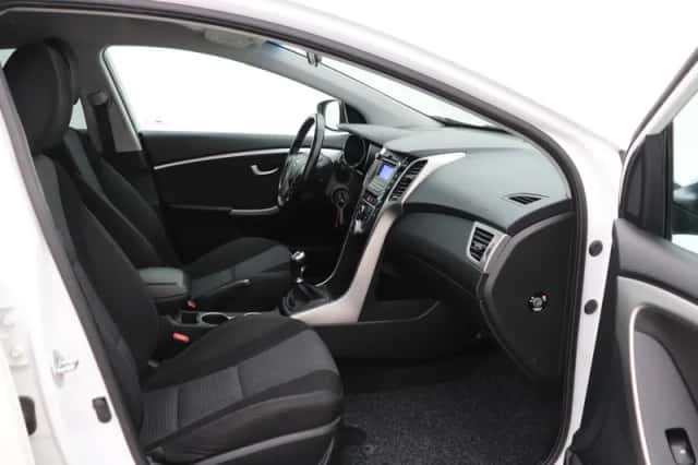 Hyundai i30 (2016) thumbnail 5