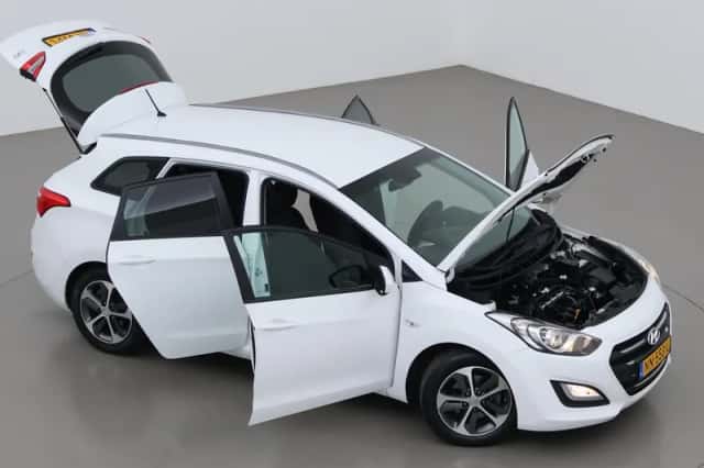 Hyundai i30 (2016) thumbnail 6