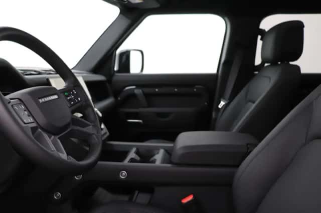 Land Rover Defender (2026) thumbnail 3