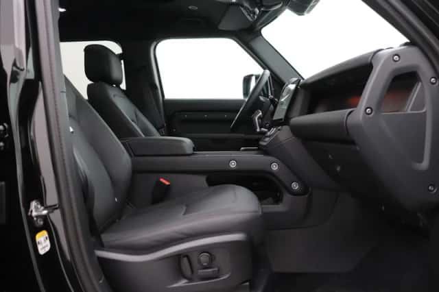 Land Rover Defender (2026) thumbnail 5