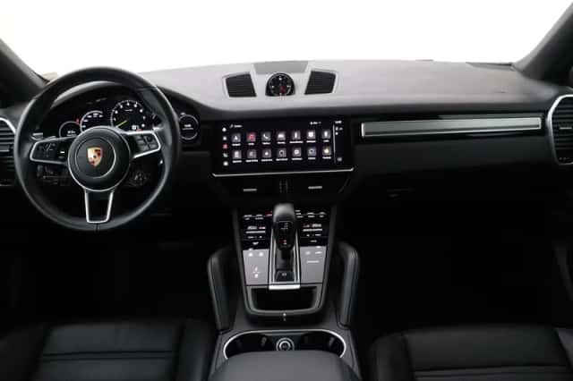 Porsche Cayenne (2023) thumbnail 4