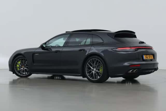 Porsche Panamera (2020) thumbnail 2