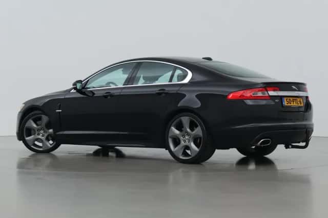 Jaguar XF (2011) thumbnail 2