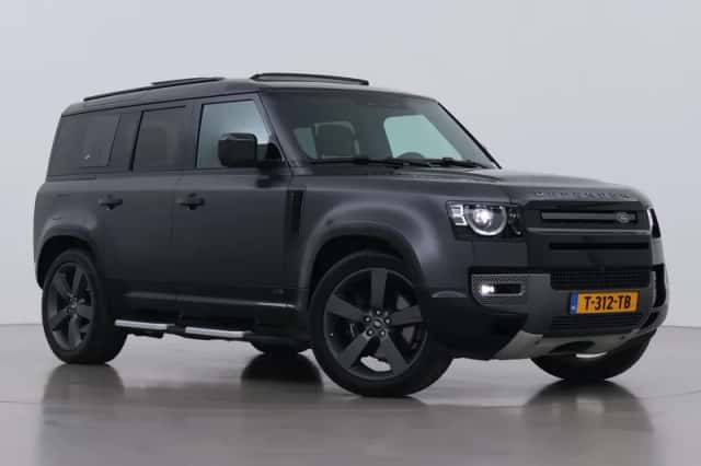 Land Rover Defender (2023) thumbnail 1