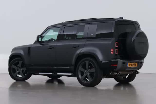 Land Rover Defender (2023) thumbnail 2