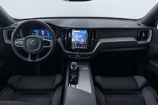 Volvo XC60 (2024) thumbnail 4