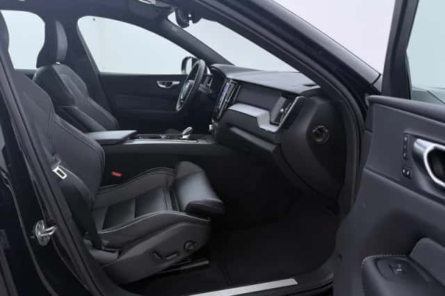 Volvo XC60 (2024) thumbnail 5