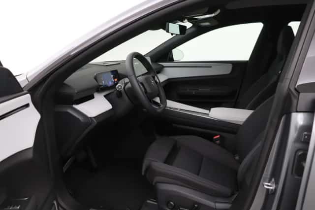 Polestar 4 (2024) thumbnail 3