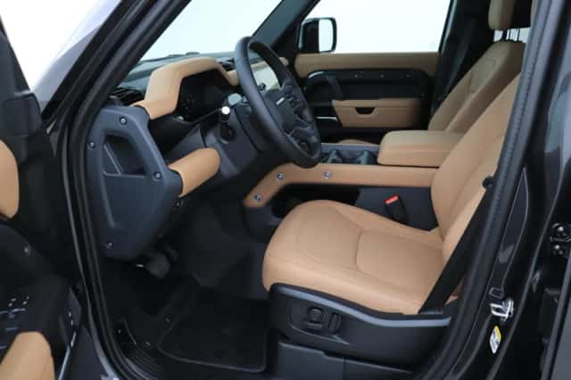 Land Rover Defender (2026) thumbnail 3