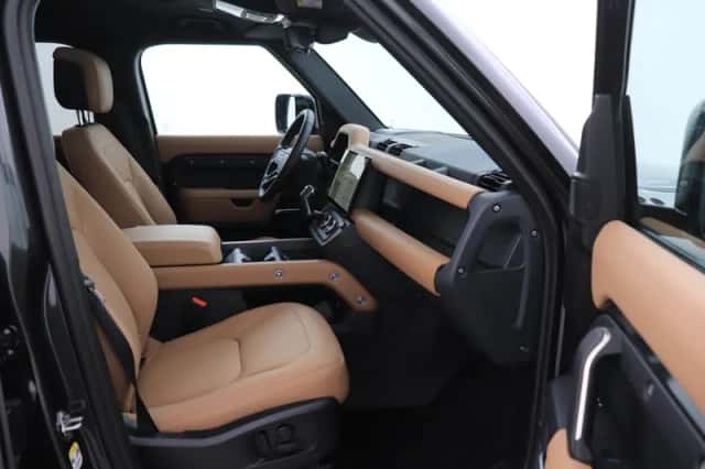 Land Rover Defender (2026) thumbnail 5