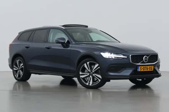 Volvo V60 (2023) thumbnail 1