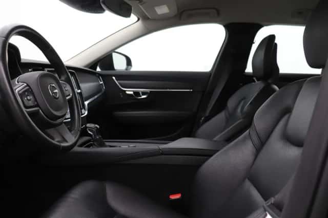 Volvo V90 (2018) thumbnail 3