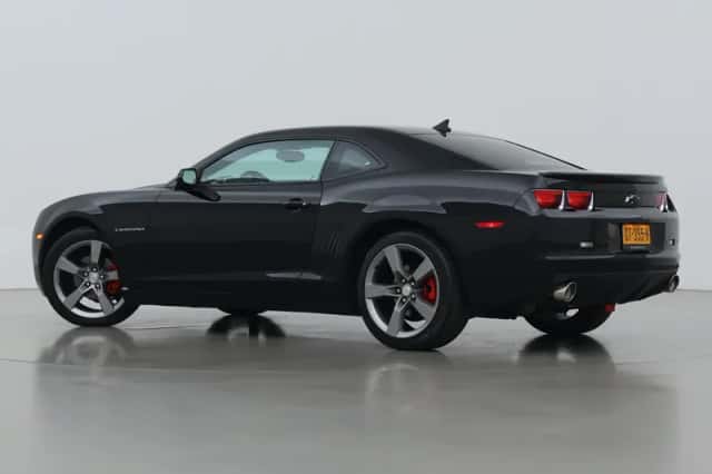 Chevrolet Camaro (2011) thumbnail 2
