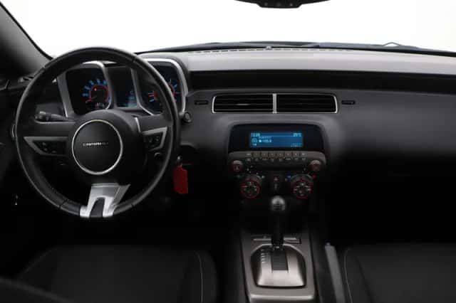 Chevrolet Camaro (2011) thumbnail 4