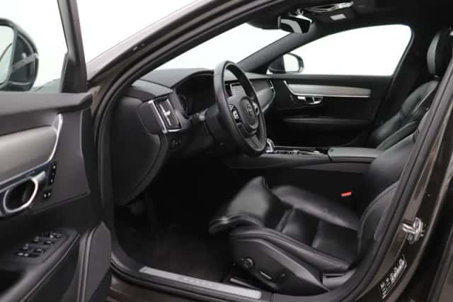 Volvo V90 (2017) thumbnail 3