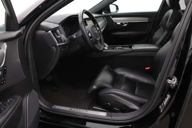Volvo V90 (2019) thumbnail 3