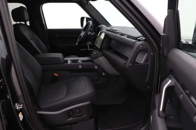Land Rover Defender (2026) thumbnail 5