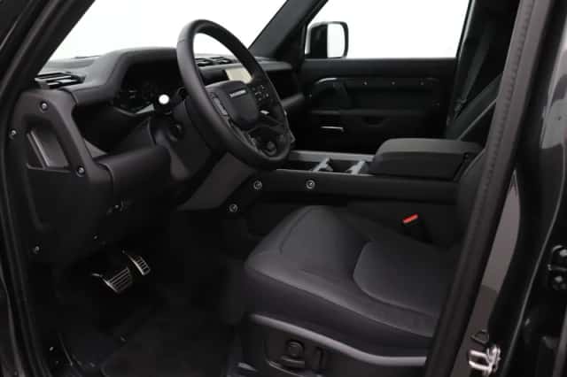 Land Rover Defender (2026) thumbnail 3