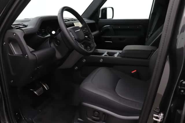Land Rover Defender (2026) thumbnail 3