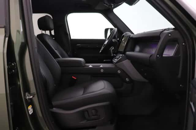 Land Rover Defender (2026) thumbnail 5