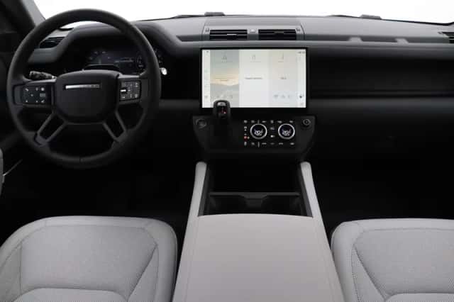 Land Rover Defender (2026) thumbnail 4