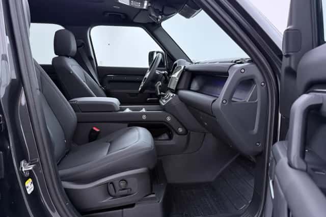 Land Rover Defender (2026) thumbnail 5
