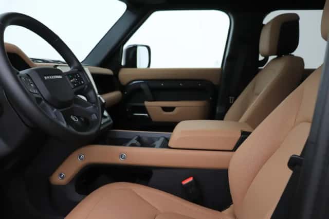 Land Rover Defender (2026) thumbnail 3