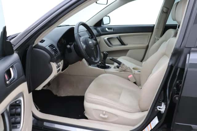Subaru Outback (2009) thumbnail 3