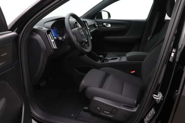 Volvo EX40 (2026) thumbnail 3