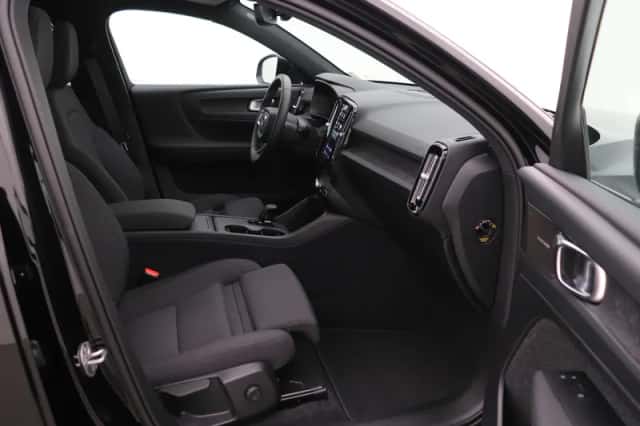 Volvo EX40 (2026) thumbnail 5