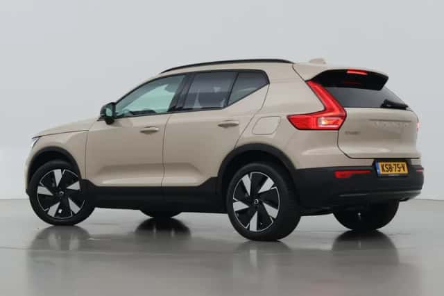 Volvo EX40 (2026) thumbnail 2